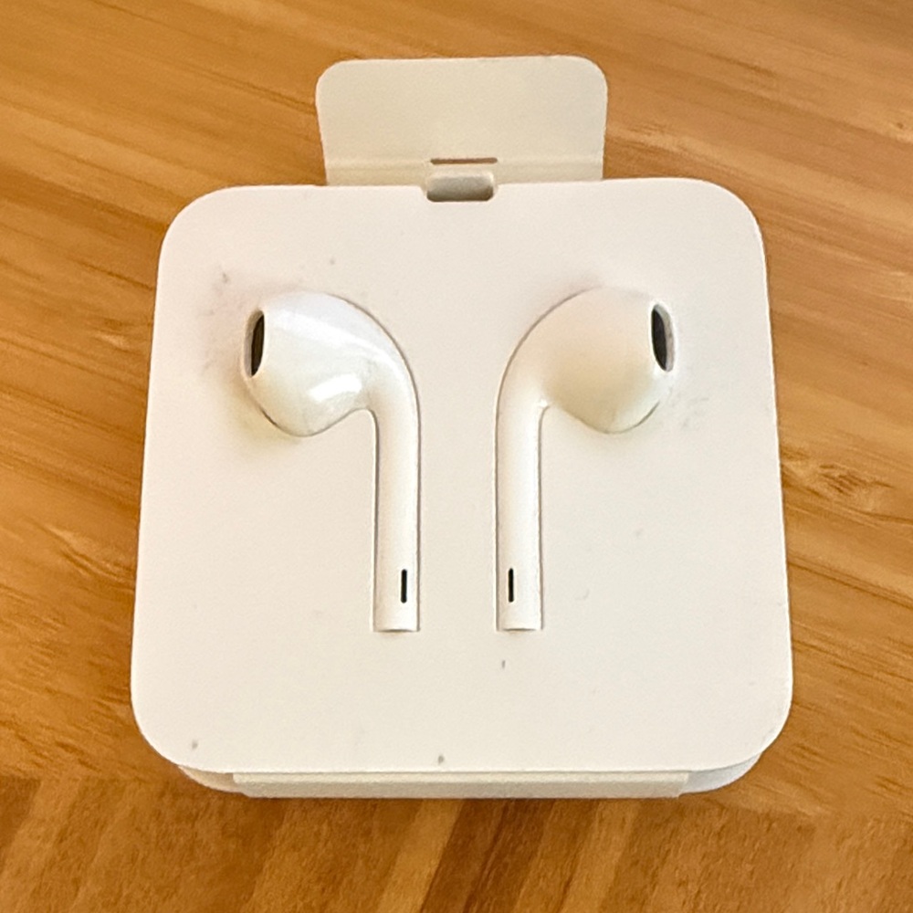 Apple OEM Stylish White Wireless Earbuds lightening